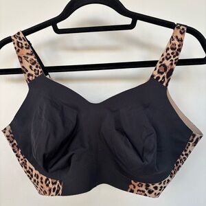 Wireless Full-Coverage Bra with Leopard-Print Accents - Black